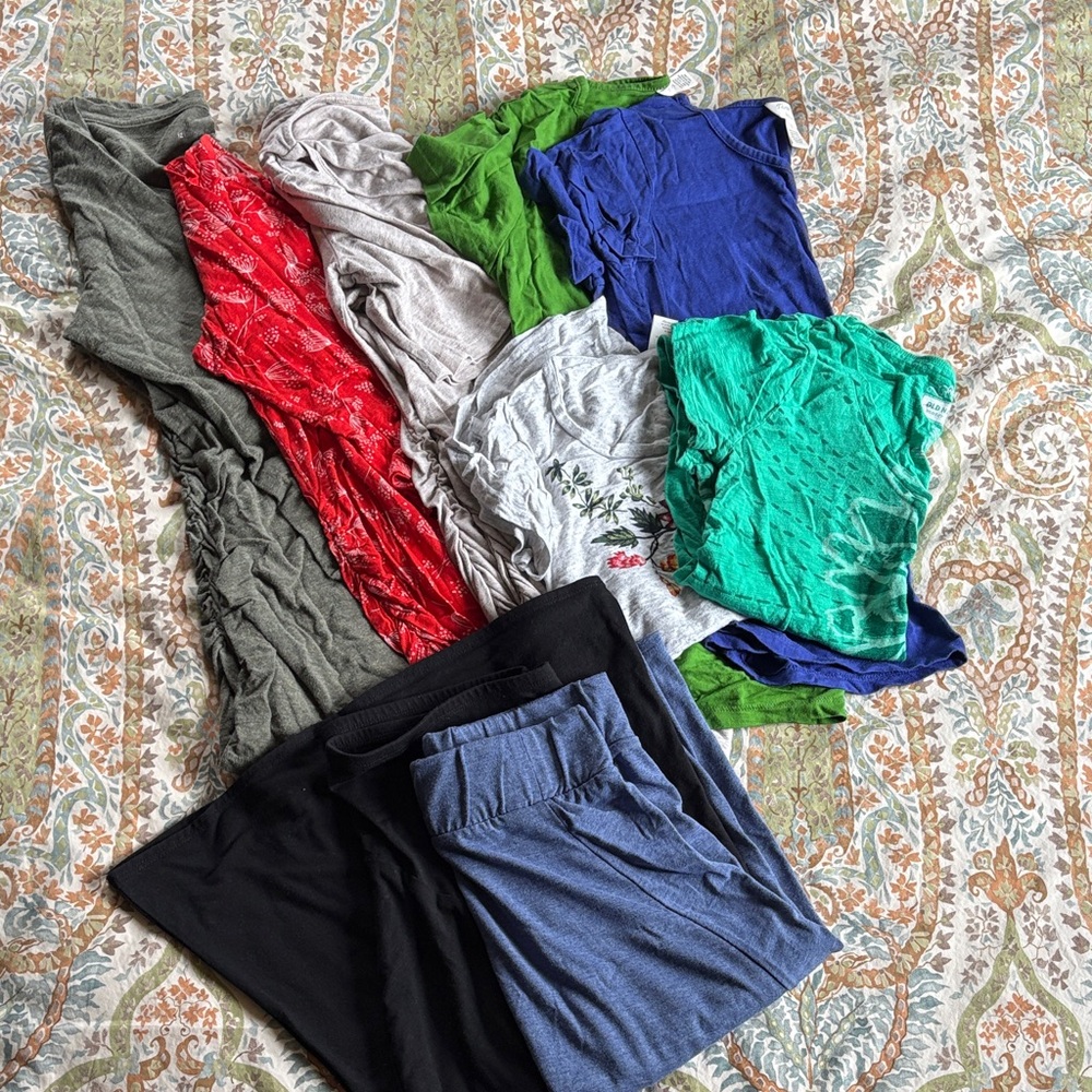 Maternity Tops & Skirts
